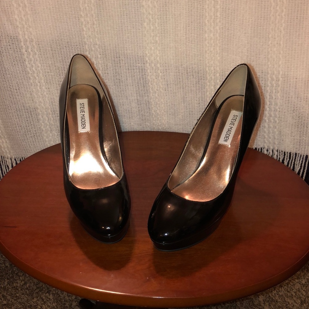 Steve Madden Black patent leather Heels